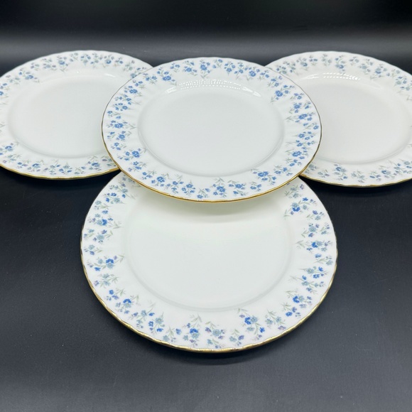 Royal Albert Memory Lane 8" Salad Plates(Set of 4) Bone China England b. - Picture 1 of 6